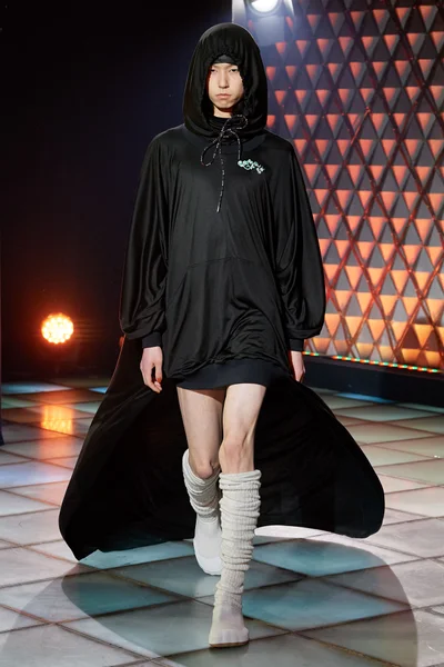 Look 15
